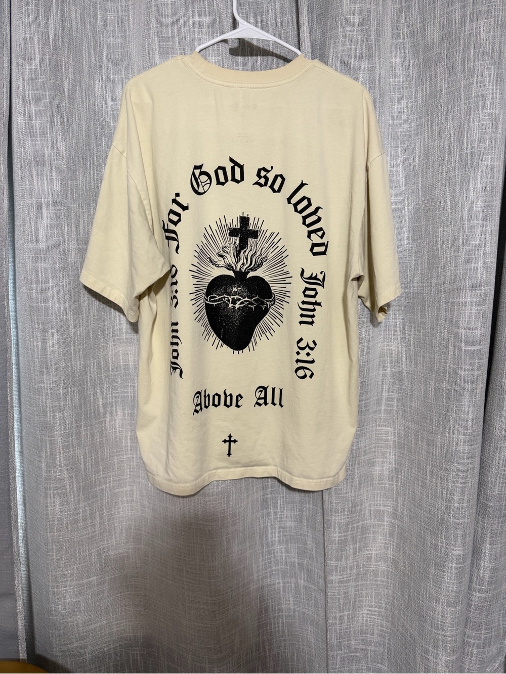 Above All Sacred Heart Tshirt XL Excellent Condition